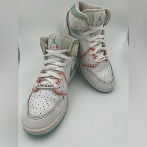 Air Jordan 1 Mid Mutli Knit Big Kids Sz 5.5 White w/ Blue, Orange & Green Stitch